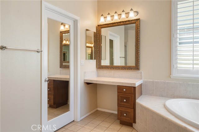 Detail Gallery Image 34 of 68 For 22229 Evening Star Ct, Saugus,  CA 91390 - 6 Beds | 5 Baths