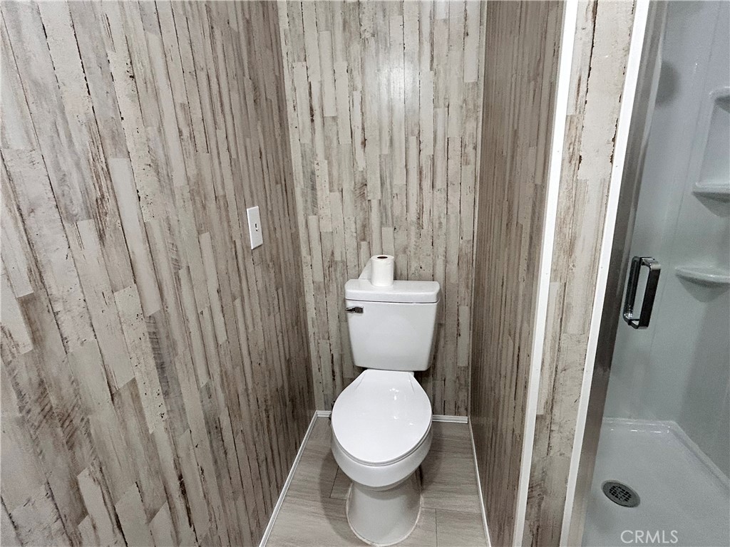https://media.crmls.org/medias/f2cd4195-4e26-4915-b354-3e7c8ab6fbd4.jpg?preset=X-Large