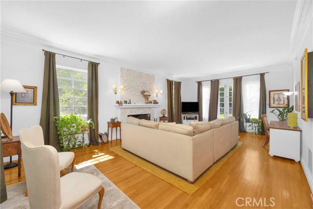 929 E Marshall Place, Long Beach CA: https://media.crmls.org/medias/f2cda605-747d-486f-ab04-40a501b338a1.jpg