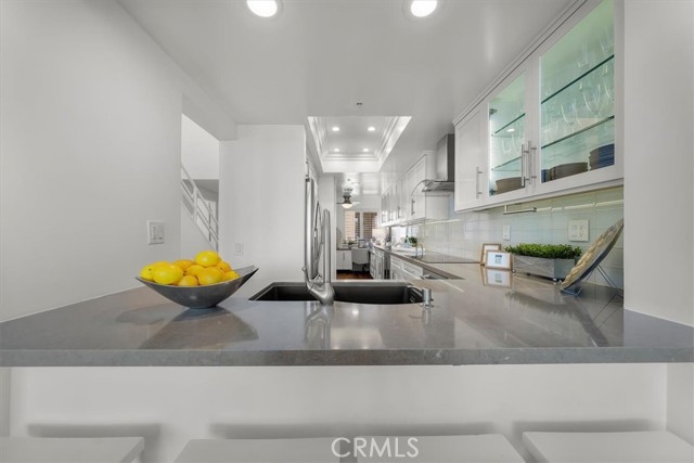 Detail Gallery Image 13 of 48 For 110 the Village #503,  Redondo Beach,  CA 90277 - 2 Beds | 2 Baths