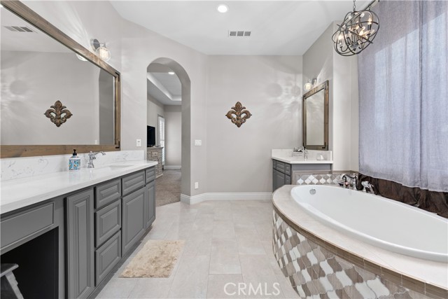 15521 Georges Letour Avenue, Bakersfield CA: https://media.crmls.org/medias/f2ce1847-e78d-4b7c-b3d3-c0a10e210dd6.jpg