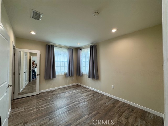 434 N Beachwood Drive, Burbank CA: https://media.crmls.org/medias/f2ce887e-7432-4eca-9b77-cefcc6a90121.jpg