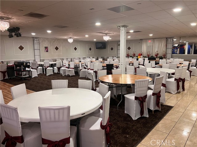 965 W Foothill Boulevard, Upland CA: https://media.crmls.org/medias/f2ced6c7-ba8d-4fed-98a4-80ea5f702e8d.jpg