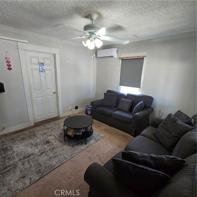 Detail Gallery Image 6 of 15 For 3928 La Crescenta Ave, Glendale,  CA 91020 - 2 Beds | 1 Baths