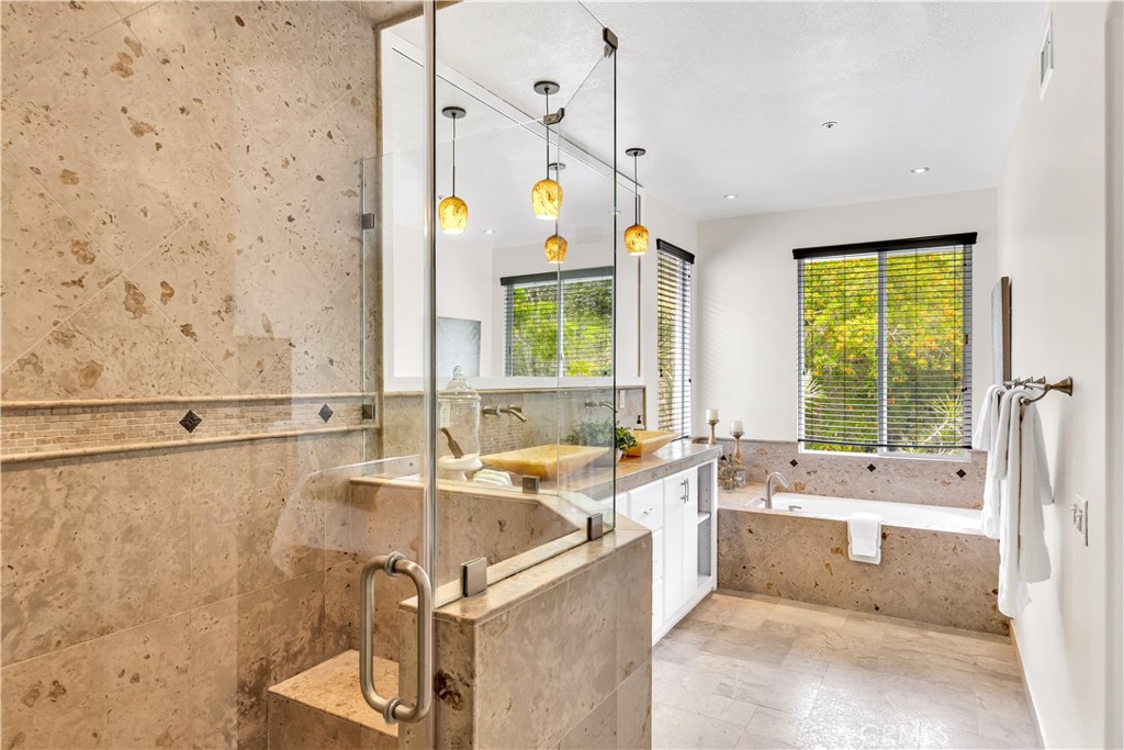 MLS #OC25095542 img 26