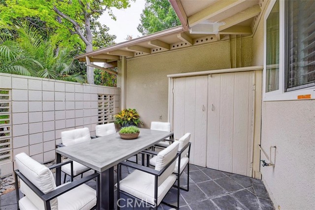 241 Calle Aragon, Laguna Woods CA: https://media.crmls.org/medias/f2d27d1a-6506-4bce-b7e8-953a795ca240.jpg