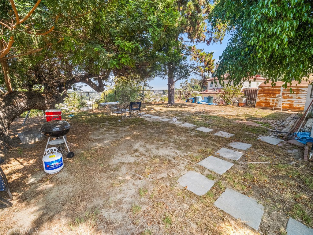 https://media.crmls.org/medias/f2d2ecbc-f717-4a25-afce-0fe6a57945d8.jpg?preset=X-Large