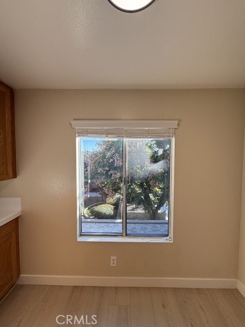 Detail Gallery Image 15 of 29 For 15766 Midwood #4,  Granada Hills,  CA 91344 - 3 Beds | 2/1 Baths