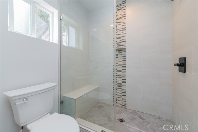 Detail Gallery Image 19 of 31 For 5212 Noble Ave, Sherman Oaks,  CA 91411 - 3 Beds | 2 Baths