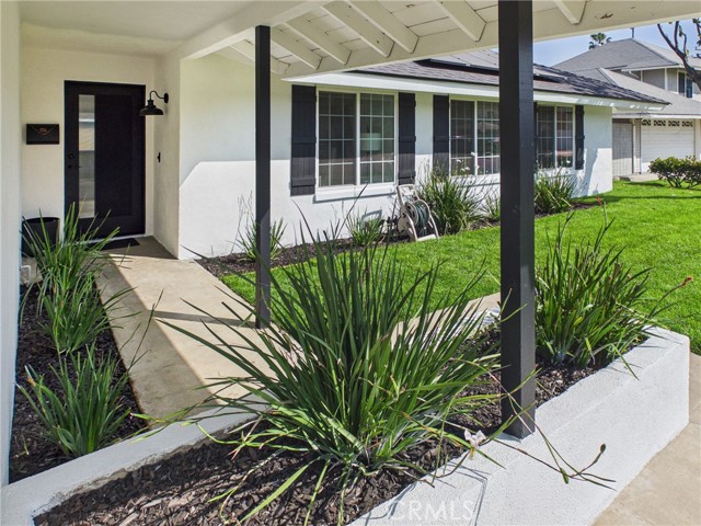 Detail Gallery Image 5 of 33 For 1547 E San Alto, Orange,  CA 92865 - 4 Beds | 2 Baths