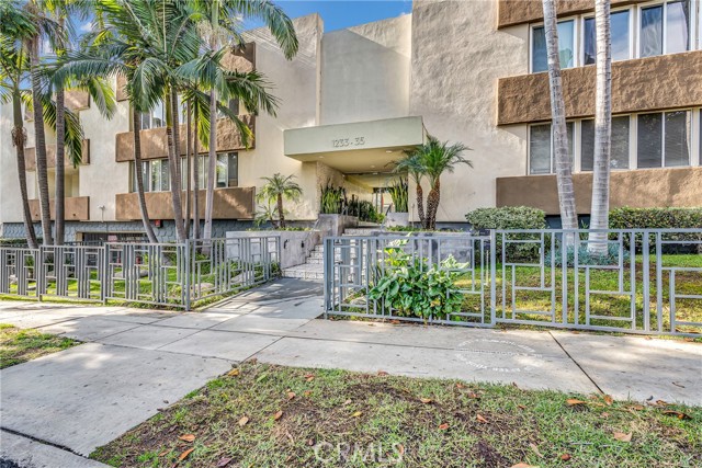 Detail Gallery Image 28 of 36 For 1233 N Laurel Ave #201,  Los Angeles,  CA 90046 - 2 Beds | 2 Baths