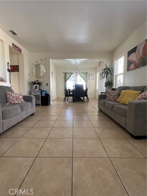 Detail Gallery Image 5 of 21 For 43407 Hampton, Lancaster,  CA 93536 - 4 Beds | 2/1 Baths