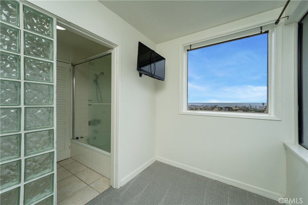 MLS #OC25258782 image #33