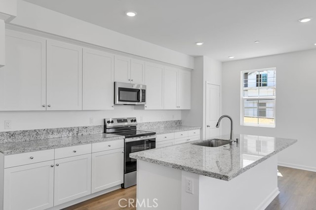 Detail Gallery Image 2 of 24 For 34569 Ciruela Ave, French Valley,  CA 92596 - 3 Beds | 2/1 Baths