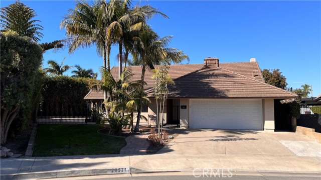 Detail Gallery Image 1 of 35 For 20521 Paisley Ln, Huntington Beach,  CA 92646 - 5 Beds | 5 Baths