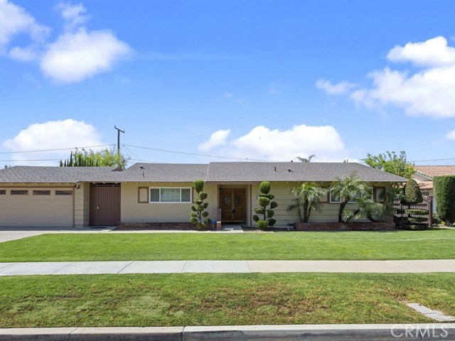 834 W Hacienda Dr, Corona, CA 92882