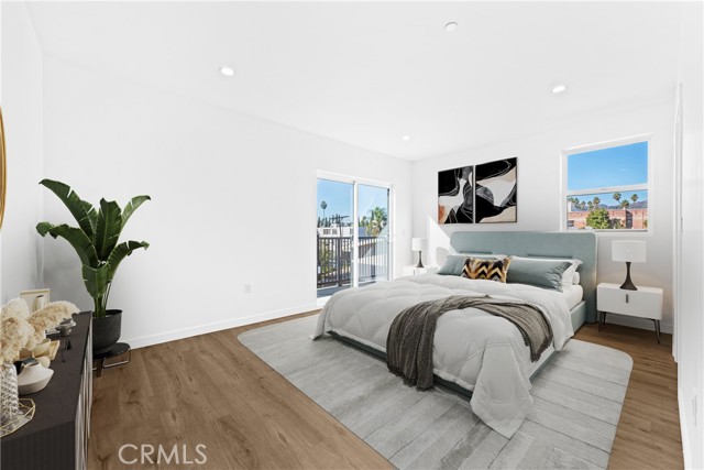 Detail Gallery Image 33 of 36 For 1342 Kingsley #1,  Los Angeles,  CA 90027 - 4 Beds | 4/1 Baths