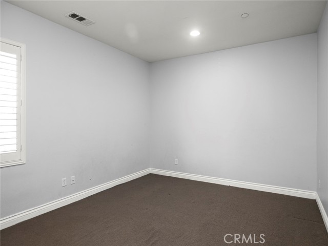 28002 Kenny Lane, Saugus CA: https://media.crmls.org/medias/f2d9ecee-1557-4cc0-99c2-cb187bea9b2d.jpg