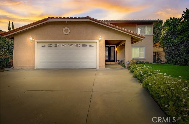 Detail Gallery Image 3 of 45 For 13320 Golden Valley Ln, Granada Hills,  CA 91344 - 5 Beds | 2/1 Baths