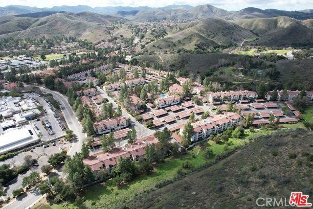 5805 Oak Bend Lane, Oak Park CA: https://media.crmls.org/medias/f2dc70e6-424c-4457-8d7f-63fd485dedf0.jpg