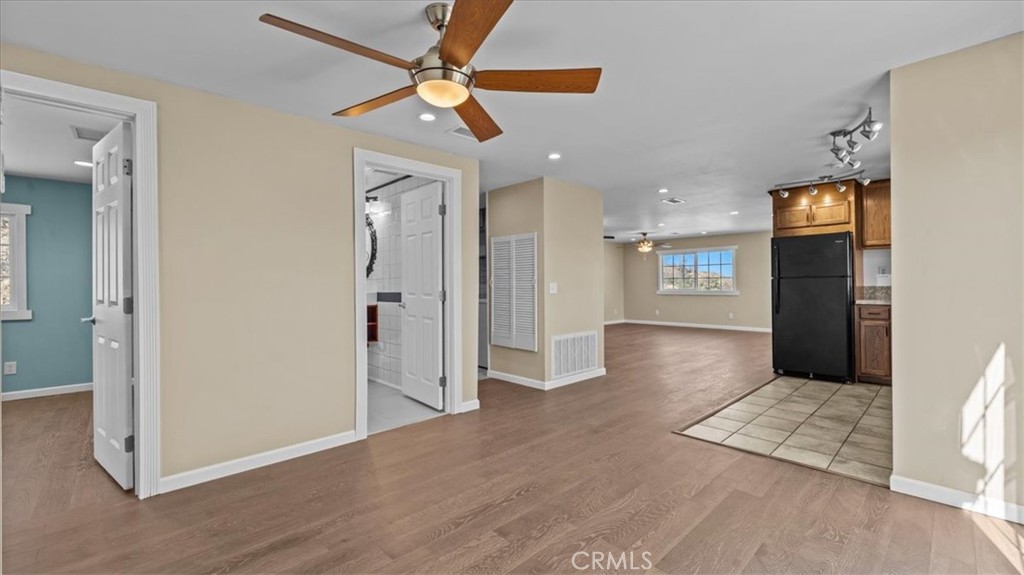 MLS #CV25254191 image #15