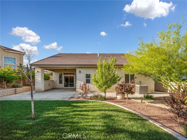 17795 Sunburst Road, Victorville CA: https://media.crmls.org/medias/f2dcff0d-5481-4380-a26b-9e58b15f4c95.jpg