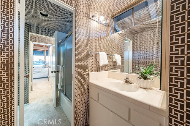 Image 27 of 47 For 16611 Carousel Lane