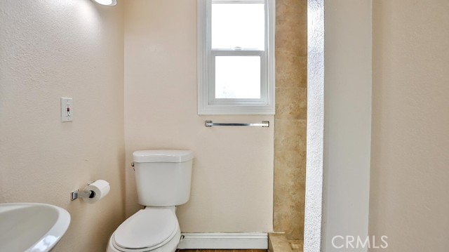 Detail Gallery Image 18 of 55 For 2306 Laird St, Santa Ana,  CA 92706 - 6 Beds | 5 Baths