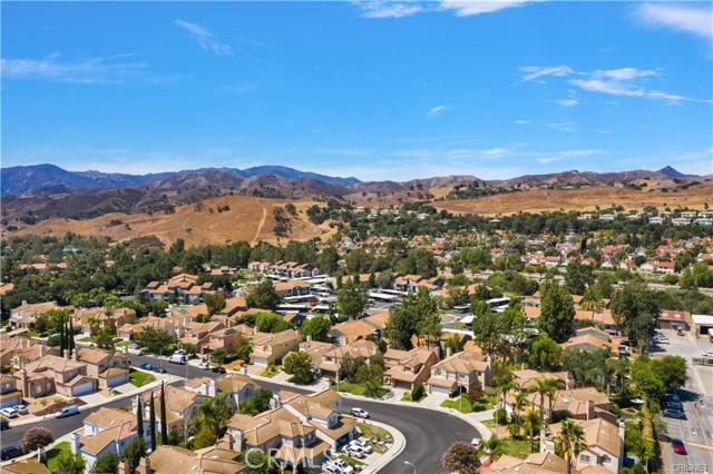 3955 Poppyseed Place, Calabasas CA: https://media.crmls.org/medias/f2ddb5b2-ad69-4356-b3fb-a4bd39c270cd.jpg