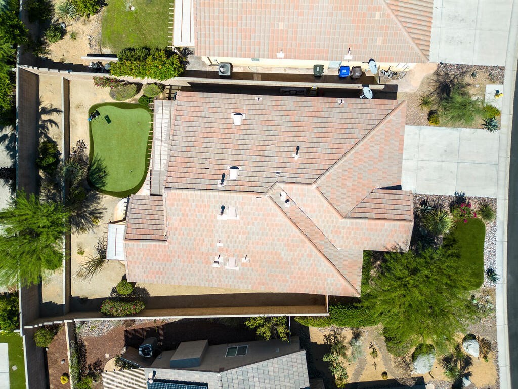https://media.crmls.org/medias/f2ddef58-374b-4843-9a38-14201ee1162f.jpg?preset=X-Large