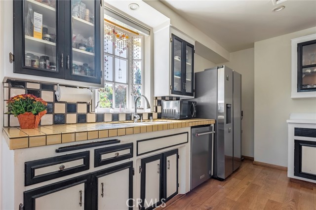 5223 Alhama Drive, Woodland Hills CA: https://media.crmls.org/medias/f2de9189-33c3-41d2-b9c8-331a69f6dc7b.jpg