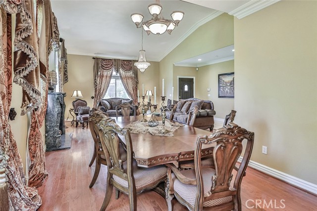 Detail Gallery Image 14 of 61 For 13910 Mountain View Pl, Sylmar,  CA 91342 - 5 Beds | 3 Baths
