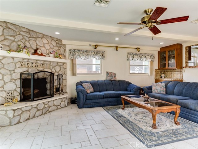 Detail Gallery Image 21 of 39 For 4856 Lomina Ave, Lakewood,  CA 90713 - 3 Beds | 1 Baths
