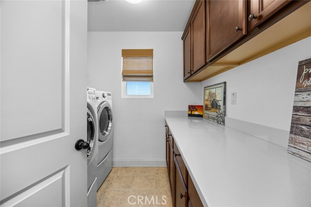 Detail Gallery Image 16 of 23 For 25589 Foxglove, Corona,  CA 92883 - 5 Beds | 3 Baths