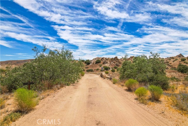 Detail Gallery Image 22 of 75 For 55290 Flying Tigers Rd, Pioneertown,  CA 92268 - 4 Beds | 3 Baths