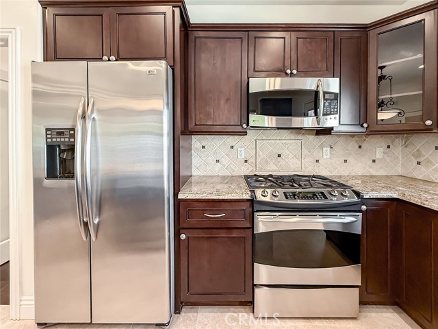 Detail Gallery Image 16 of 58 For 5960 Balcom, Encino,  CA 91316 - 4 Beds | 4 Baths