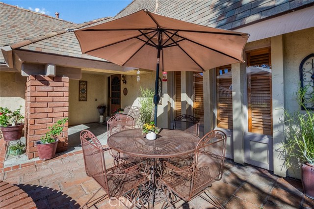 15232 Lille Circle, Irvine CA: https://media.crmls.org/medias/f2e01ae4-9f2a-4781-be0c-9b089683410d.jpg