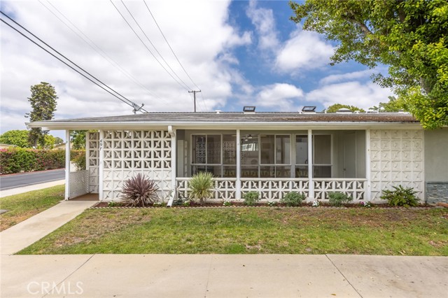 Detail Gallery Image 3 of 49 For 1462 Golden Rain Rd, Seal Beach,  CA 90740 - 2 Beds | 1 Baths