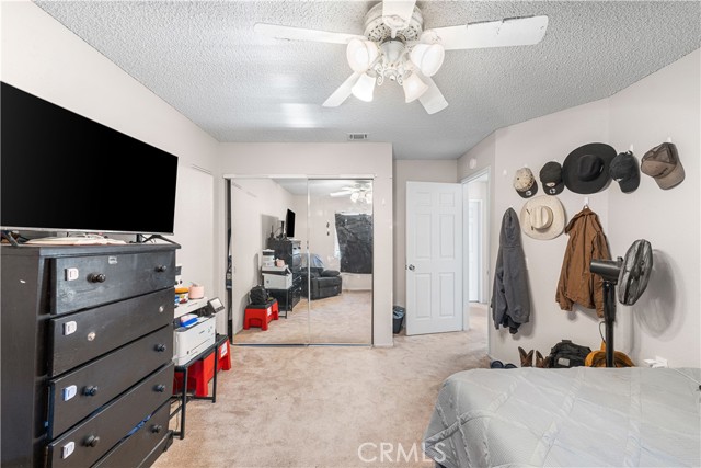 3046 W Avenue J4, Lancaster CA: https://media.crmls.org/medias/f2e0ac7e-e8ed-407f-b25c-8a30837cc067.jpg