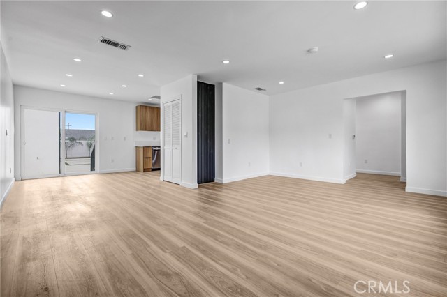 18152 Sunburst Street, Northridge CA: https://media.crmls.org/medias/f2e0fbb6-42cb-40b4-a032-3c441b62b35b.jpg