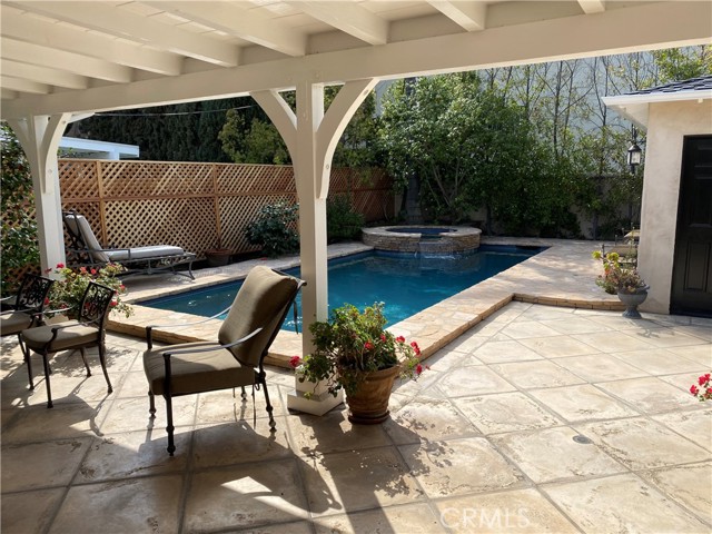 4125 Bakman Avenue, Studio City CA: https://media.crmls.org/medias/f2e16490-085a-4e63-87e7-a92bd0412b7a.jpg