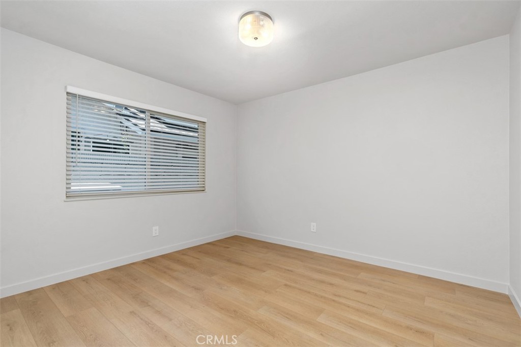 https://media.crmls.org/medias/f2e1feeb-dddc-4c67-bc00-a7766ca0e9af.jpg?preset=X-Large