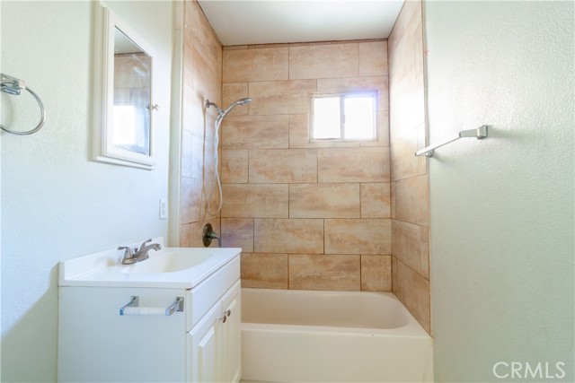 44655 Fig Avenue, Lancaster CA: https://media.crmls.org/medias/f2e241ab-ee1e-4ead-a80a-8be9886e5a64.jpg