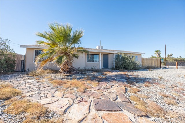 Detail Gallery Image 4 of 27 For 73353 Yucca Ave, Twentynine Palms,  CA 92277 - 3 Beds | 2 Baths