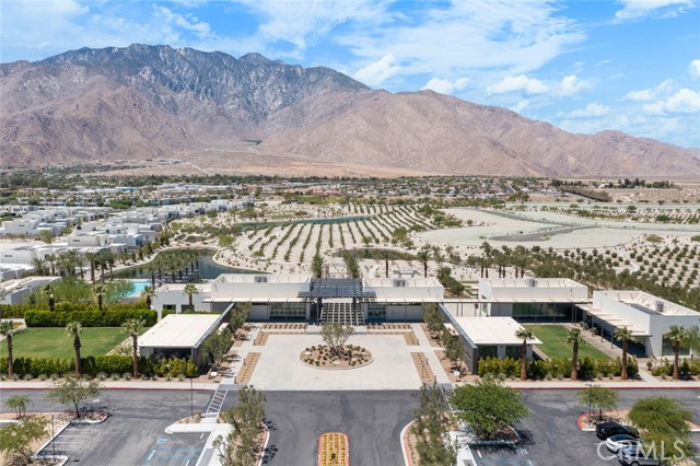 825 Fountain Drive, Palm Springs CA: https://media.crmls.org/medias/f2e2629d-4ffb-404e-a8e9-ca224fcbf44d.jpg
