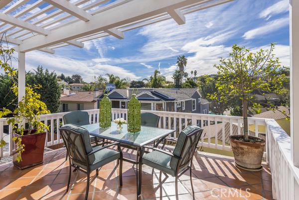 1540 2nd Street, Manhattan Beach, California 90266, 4 Bedrooms Bedrooms, ,3 BathroomsBathrooms,Residential,Sold,2nd,SB15015200