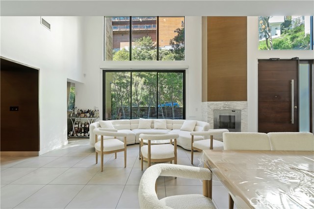 1414 Dawnridge Drive, Beverly Hills CA: https://media.crmls.org/medias/f2e294fe-f127-426d-bf34-95f9038fc903.jpg