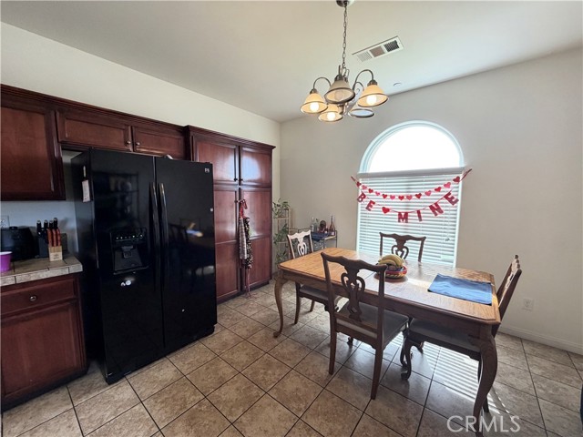 Detail Gallery Image 6 of 17 For 600 Vancluse Bay Dr, Bakersfield,  CA 93307 - 3 Beds | 2 Baths