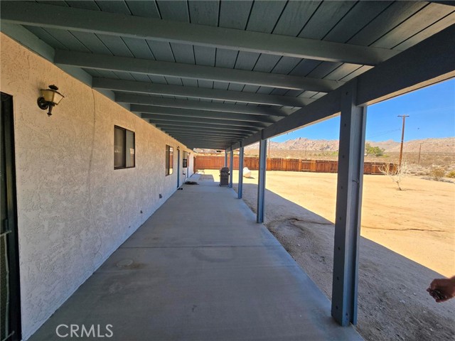 7050 Ivanpah Avenue, 29 Palms CA: https://media.crmls.org/medias/f2e303c0-13e0-44ca-9613-f9c9db68c9c3.jpg
