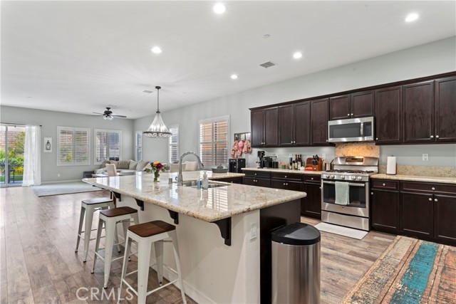 1544 Big Horn, Beaumont CA: https://media.crmls.org/medias/f2e30dc4-f42d-4b01-b616-9a830ac10c30.jpg